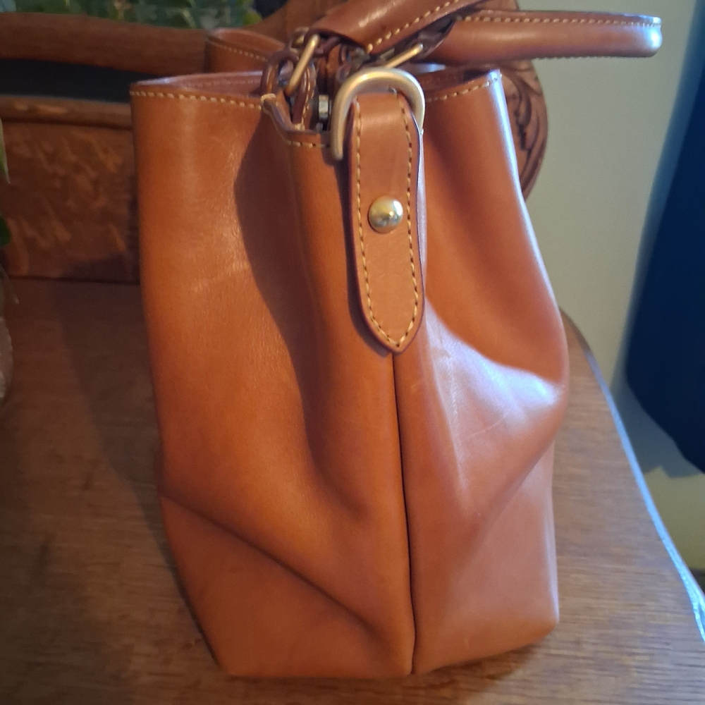 Dooney & Bourke Large Brenna Tan Leather Tote - Picture 5 of 7